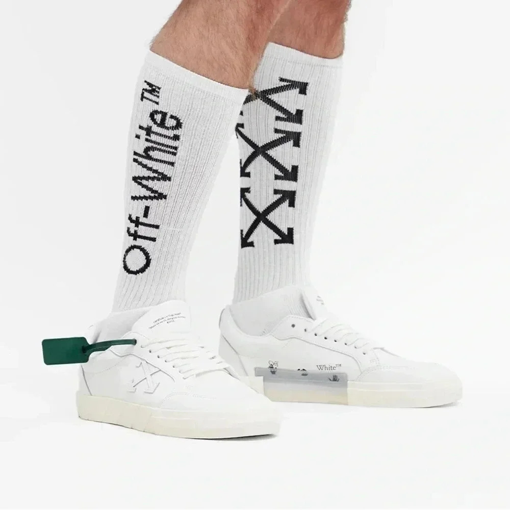Off White - Picture 3 of 4